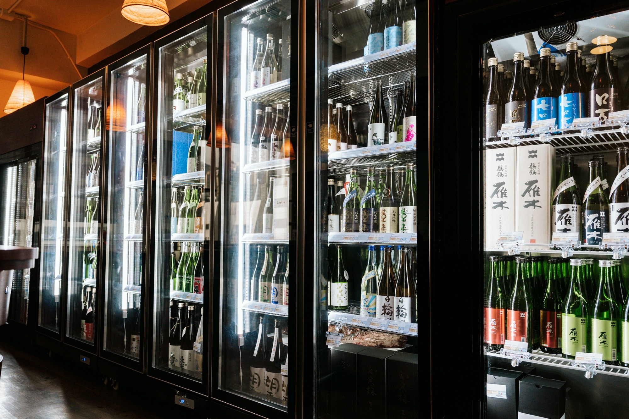 Sake Bar の冷蔵日本酒セラー
